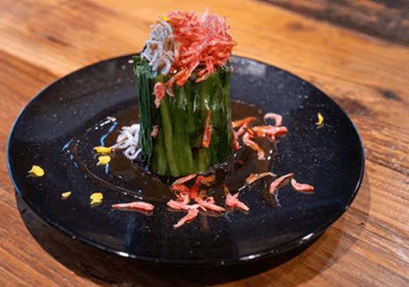 芽吹きを模した創作前菜